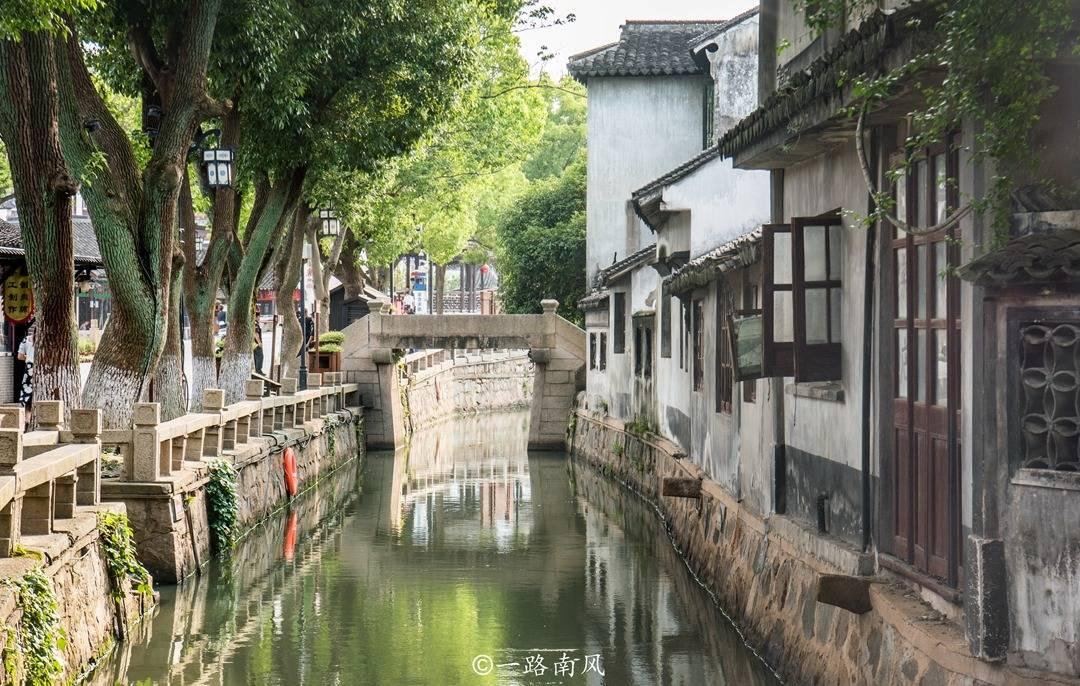 住房城乡建设部:2023年全国开工改造城镇老旧小区5.37万个