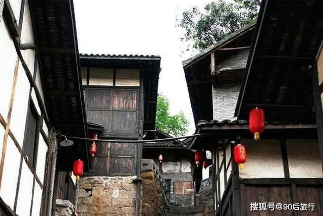 齐达内夫妇最新合影，已连续932天未执教